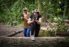 Twee dames zetten de aanval in. 