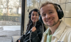 Koen en zijn vriendin volgen een audiotour